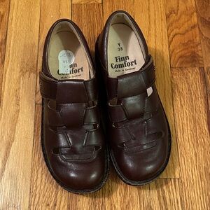 Finn Comfort Women's Brown Leather Flats